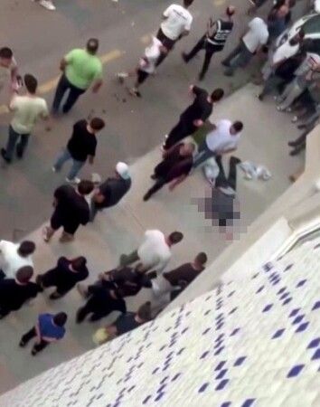 Oğlunun Yanında Böyle İnfaz Ettiler