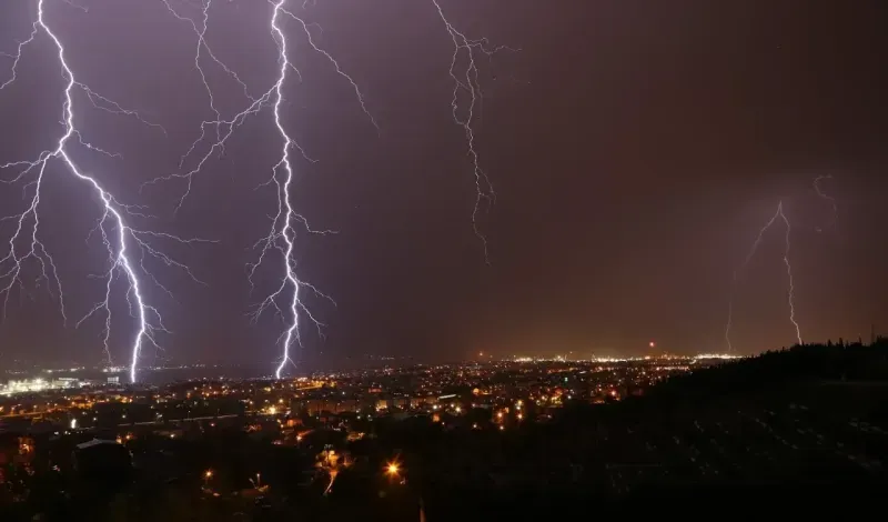 Kocaeli’de Gök Yarıldı!
