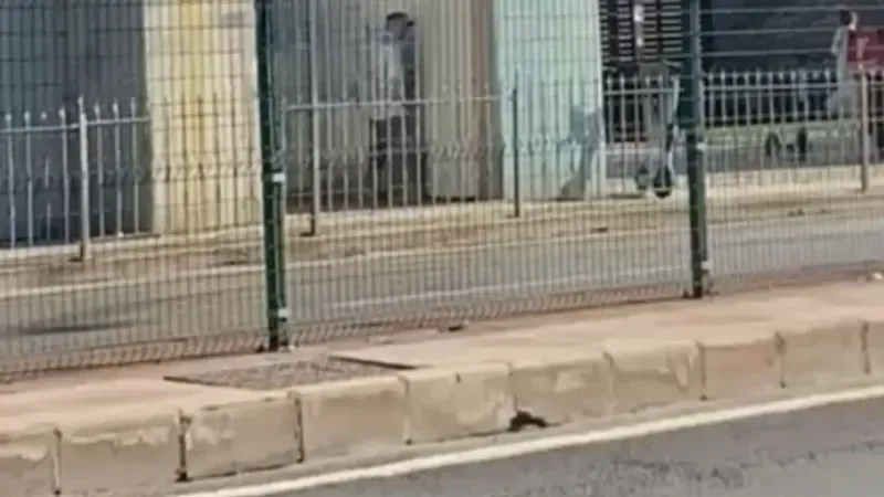 İzmit'te Ulu Orta Tuvaletini Yaptı!