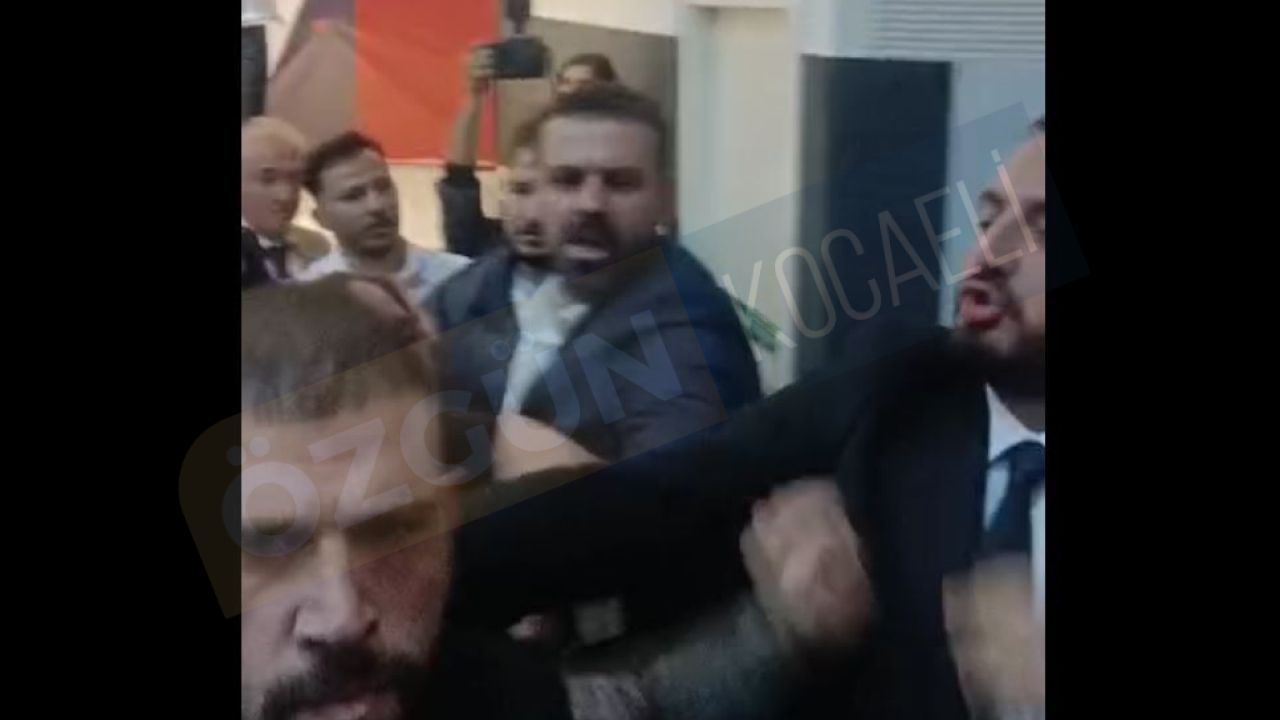 CHP Kongresinde kavga çıktı!