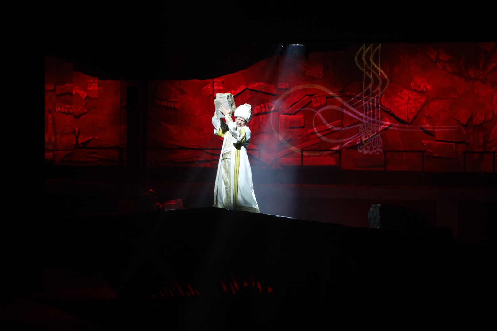 Taşta, Gölgede, Rüzgârda Sinan'ın Imzası Var (7) (Büyük)