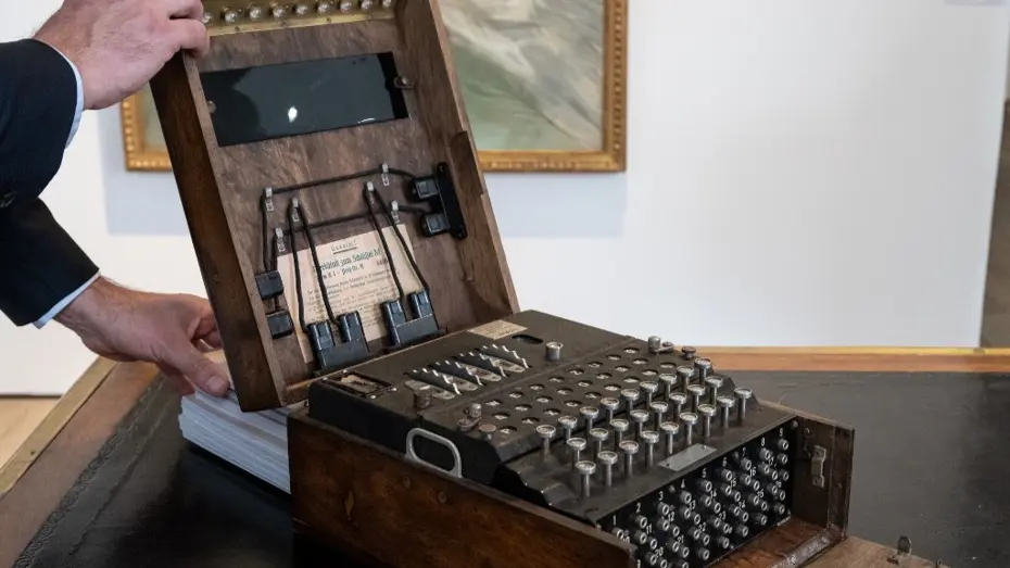 000 83 X R8 Q T 194281(2)