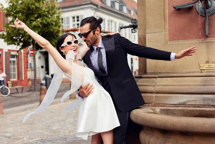 0X0 Serkan Cayoglu Ve Ozge Gurelden Evlilik Yil Donumu Kutlamasi Ikinci Yilin Dibini Siyirdik 1723624194283