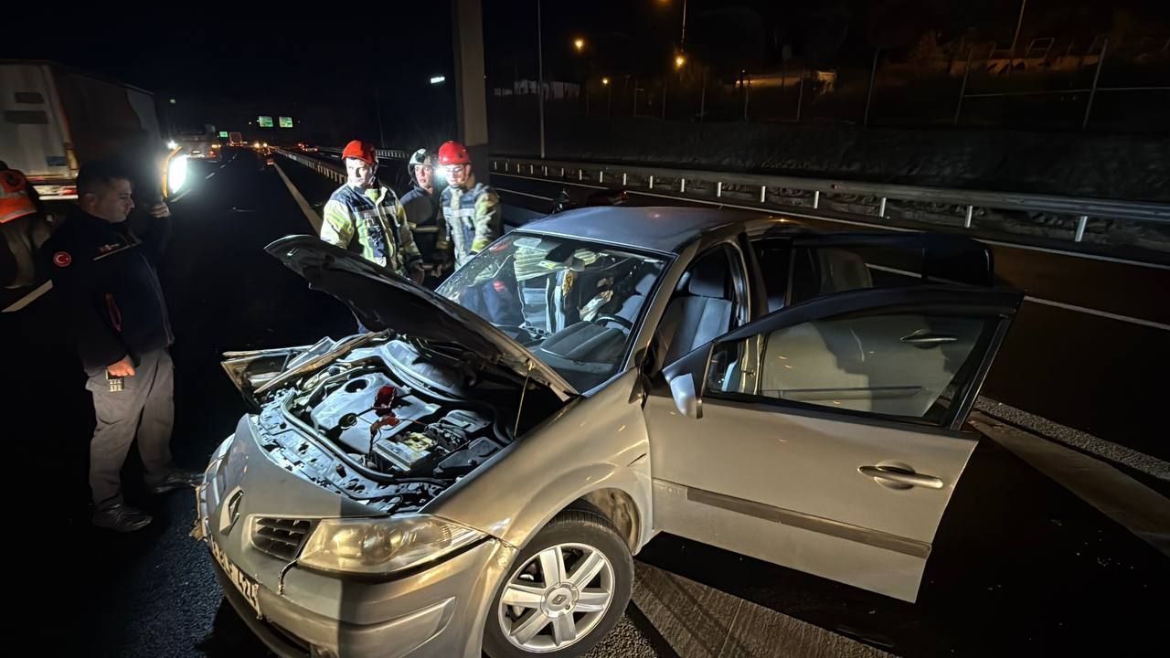 Aa 20251115 39718308 39718305 Kocaelide Uc Aracin Karistigi Trafik Kazasinda 6 Kisi Yaralandi