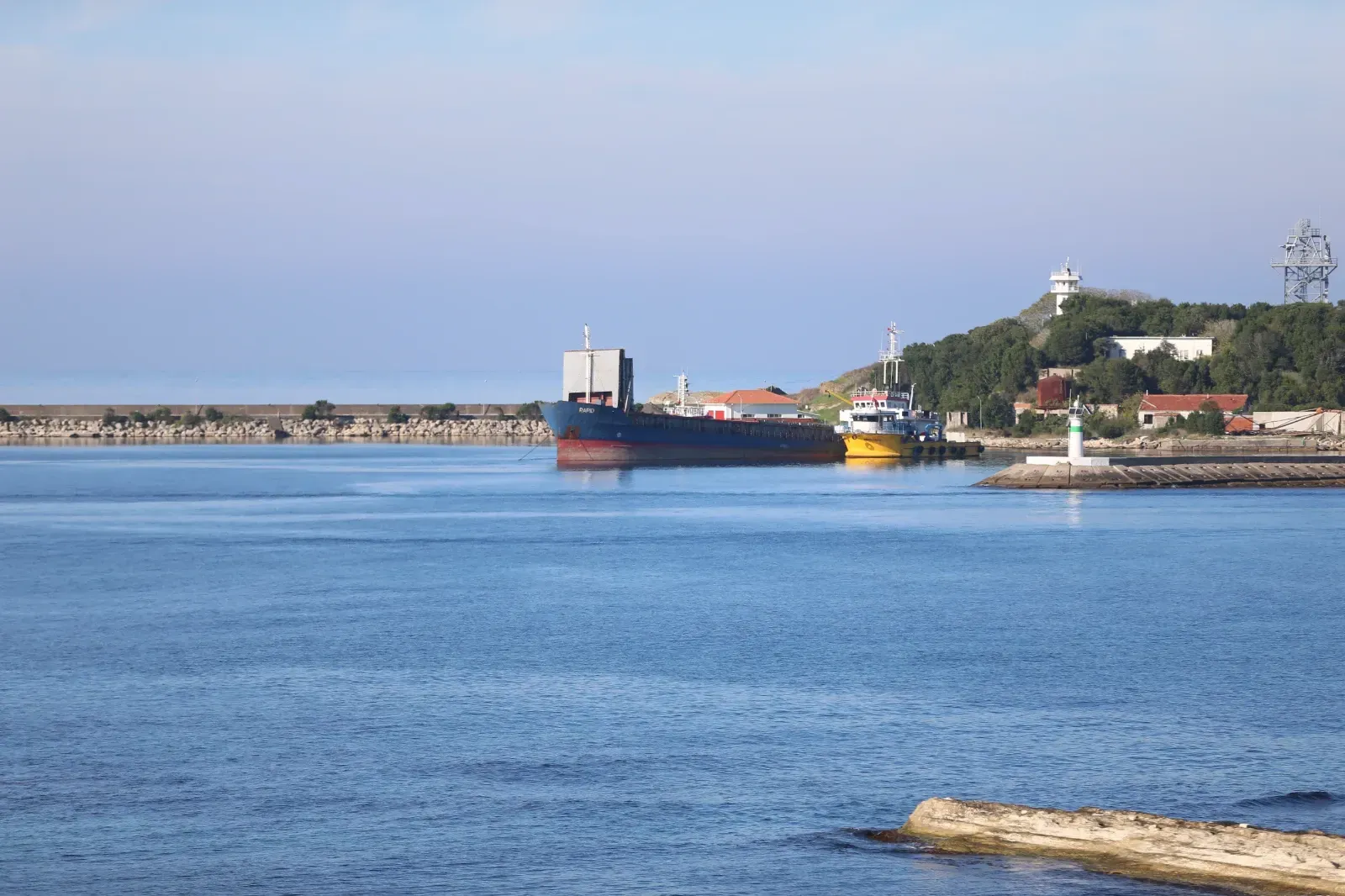 Aa 20251116 39723260 39723259 Kocaelide Karaya Oturan Gemi Kurtarildi