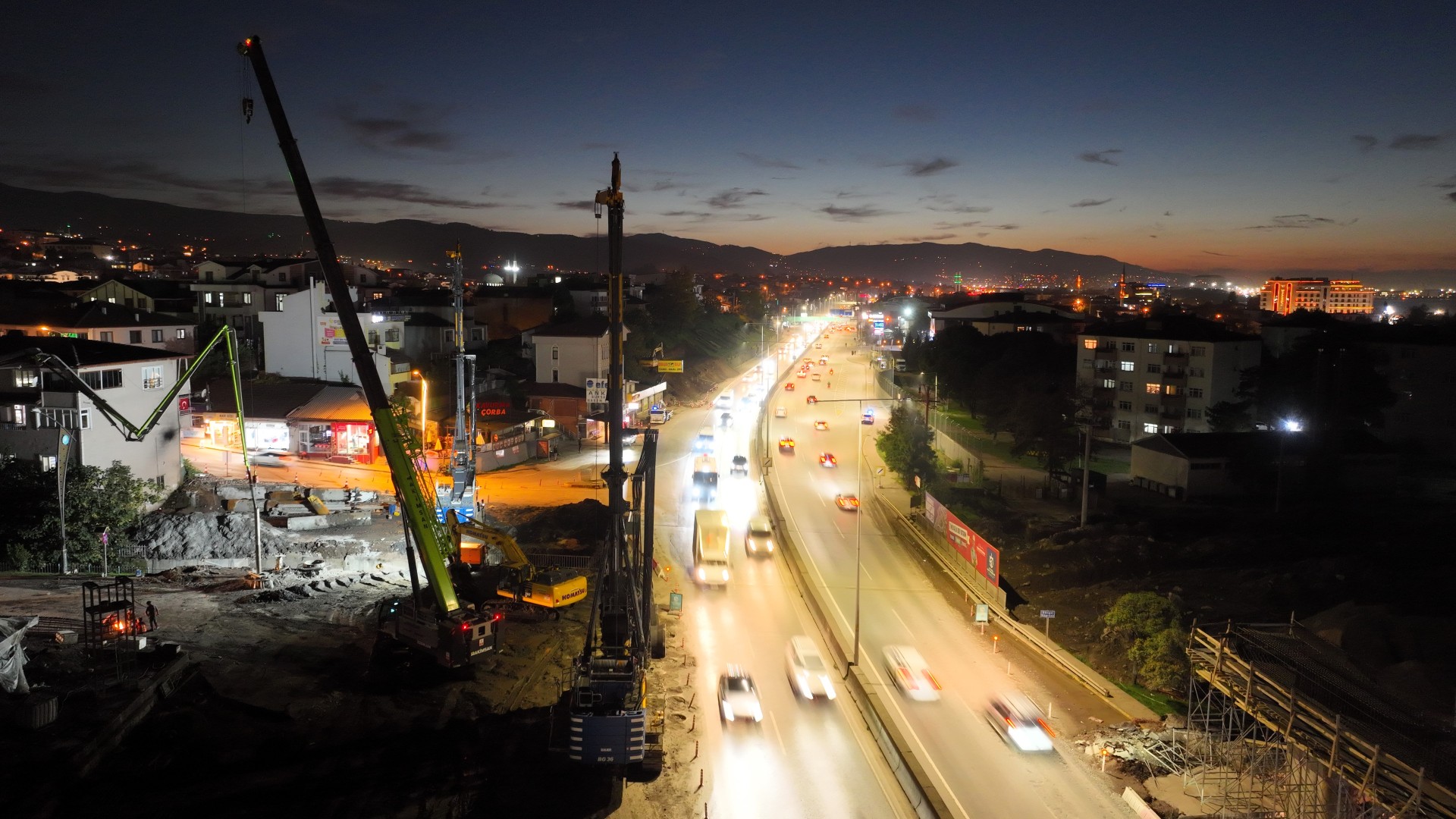 Başiskele Kavşak Projesi'nde Işıklar Hiç Sönmüyor (3)