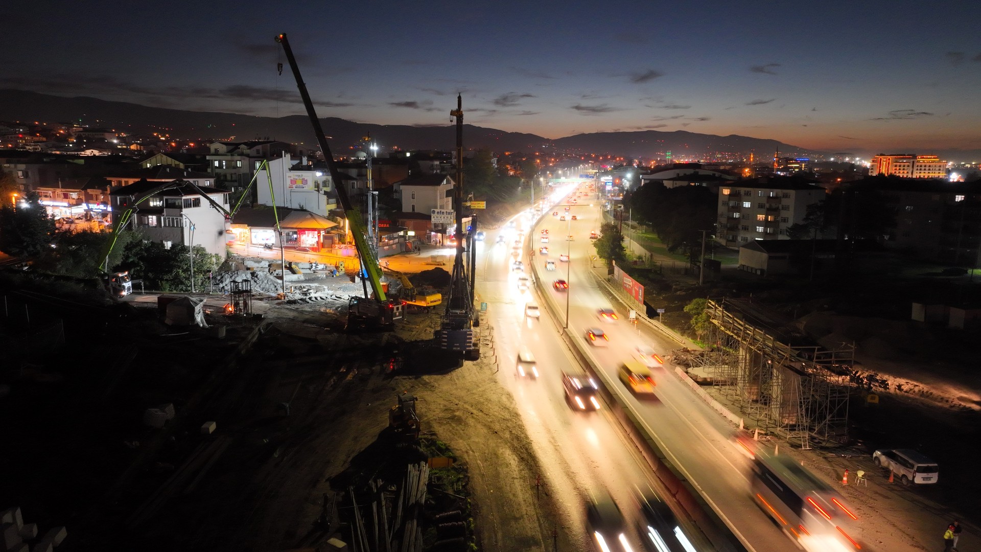 Başiskele Kavşak Projesi'nde Işıklar Hiç Sönmüyor (6)