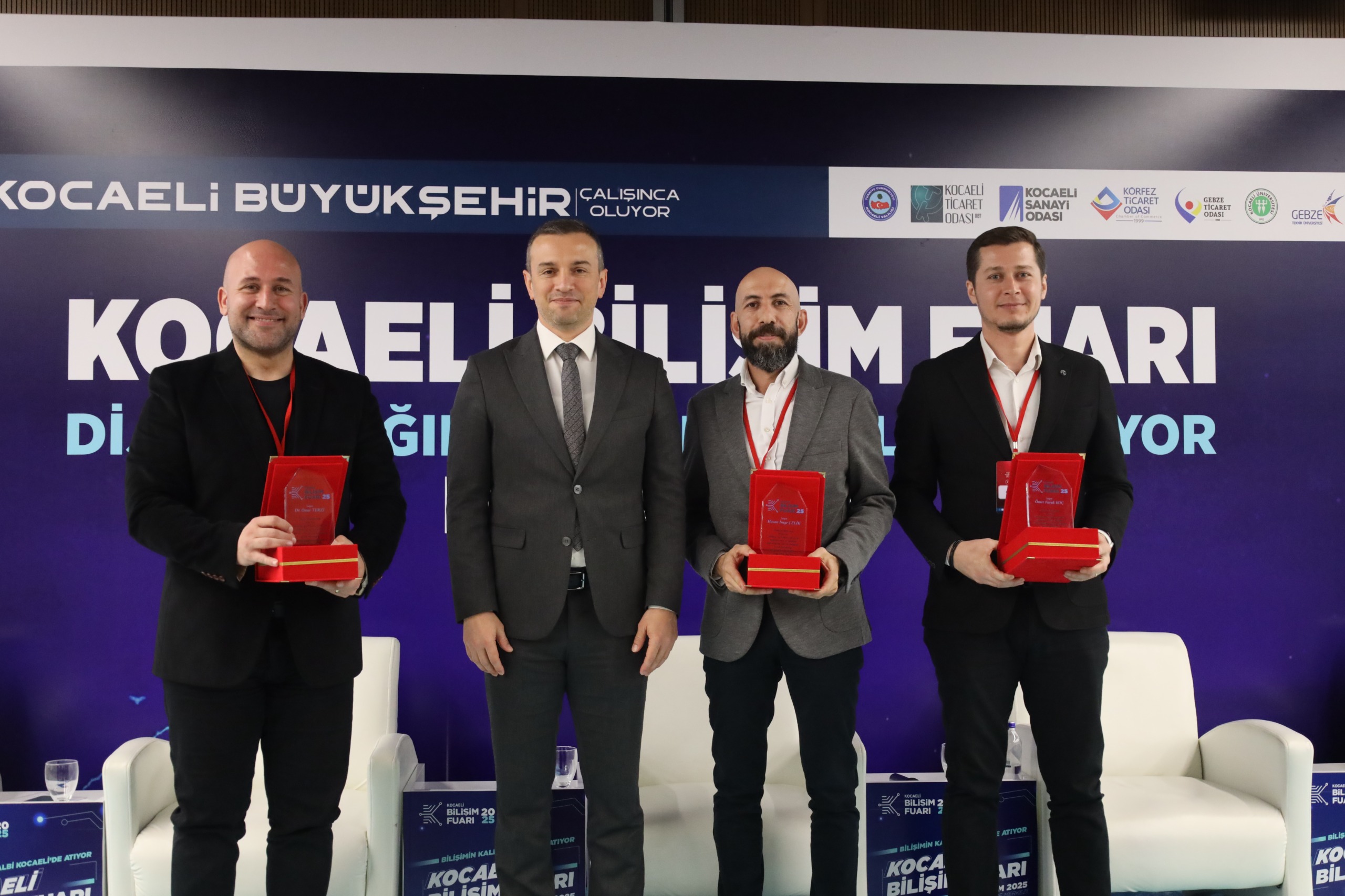 Bilişim Fuarı'nda Geleceğin Teknolojileri Konuşuldu (1)