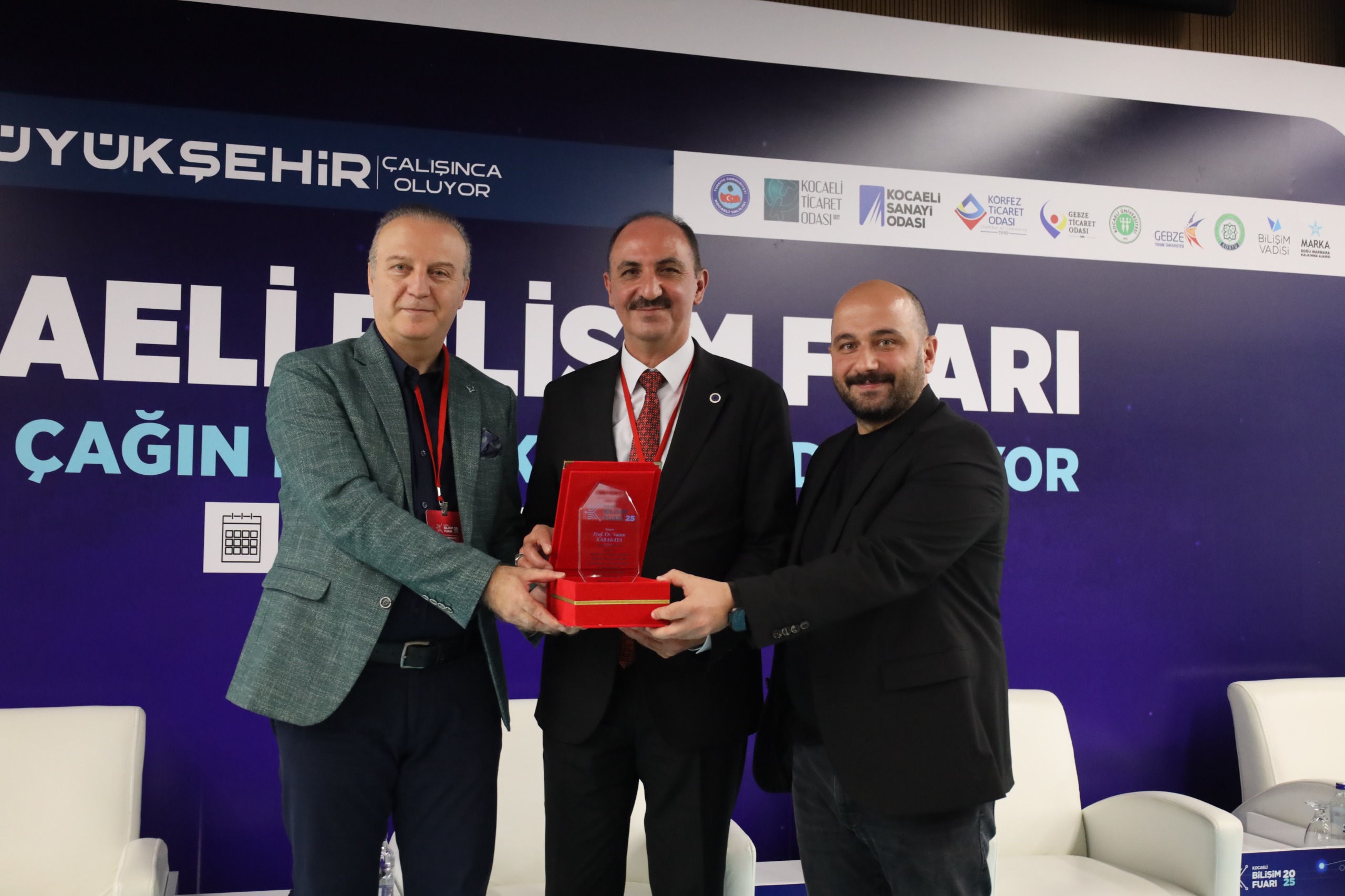 Bilişim Fuarı'nda Geleceğin Teknolojileri Konuşuldu (7)