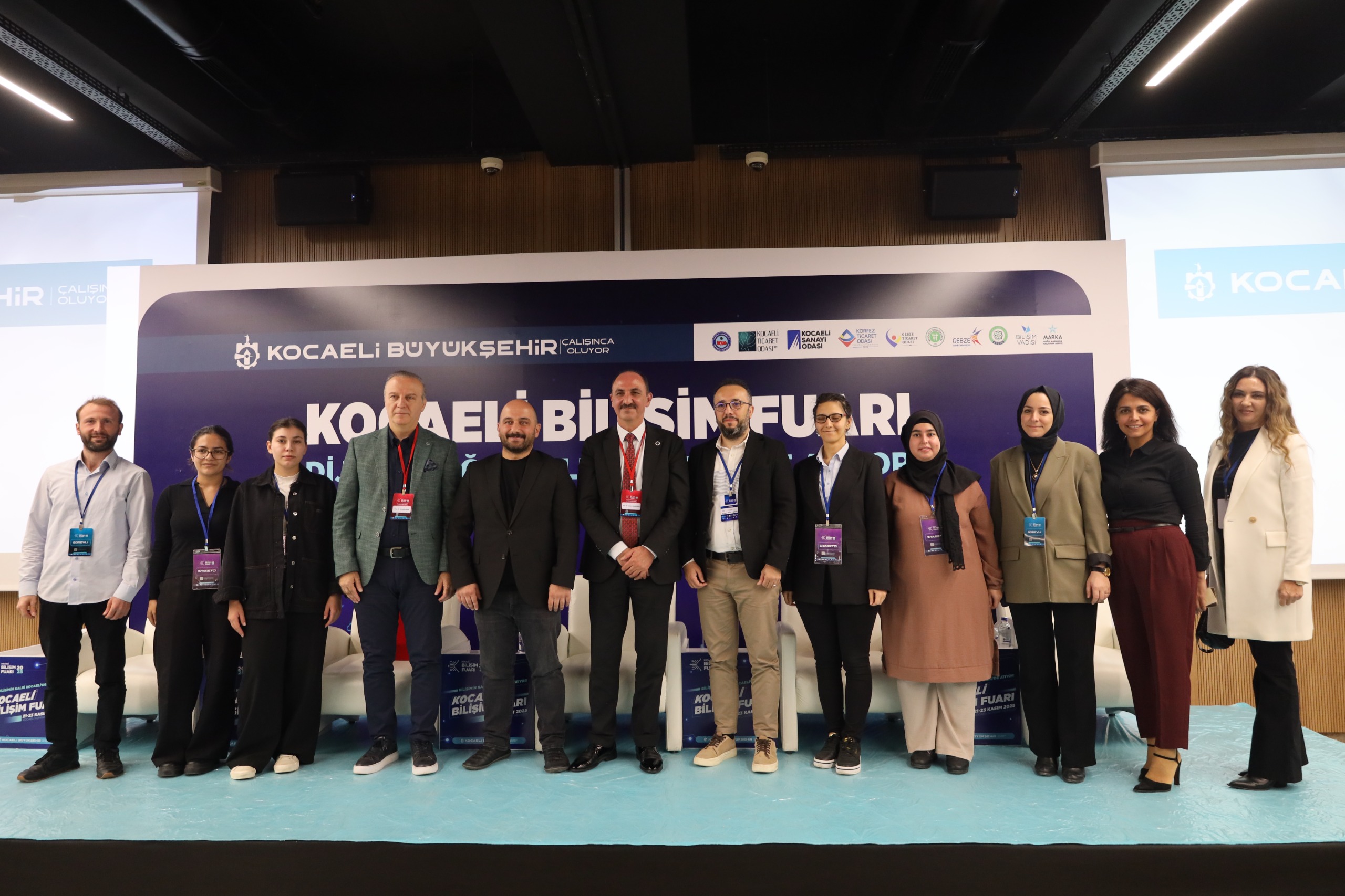 Bilişim Fuarı'nda Geleceğin Teknolojileri Konuşuldu (8)