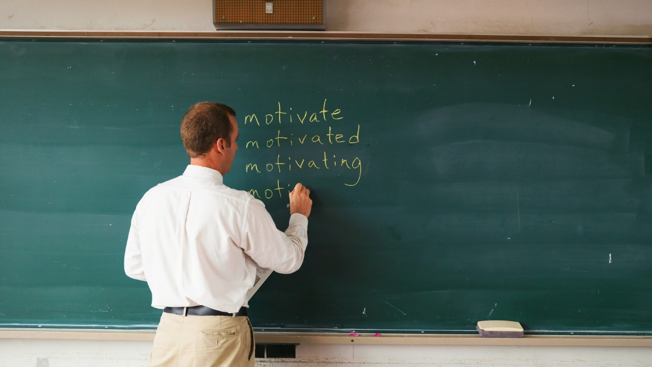 Bir Ogretmenin Hangi Okulda Gorev Yaptigini Ogrenme