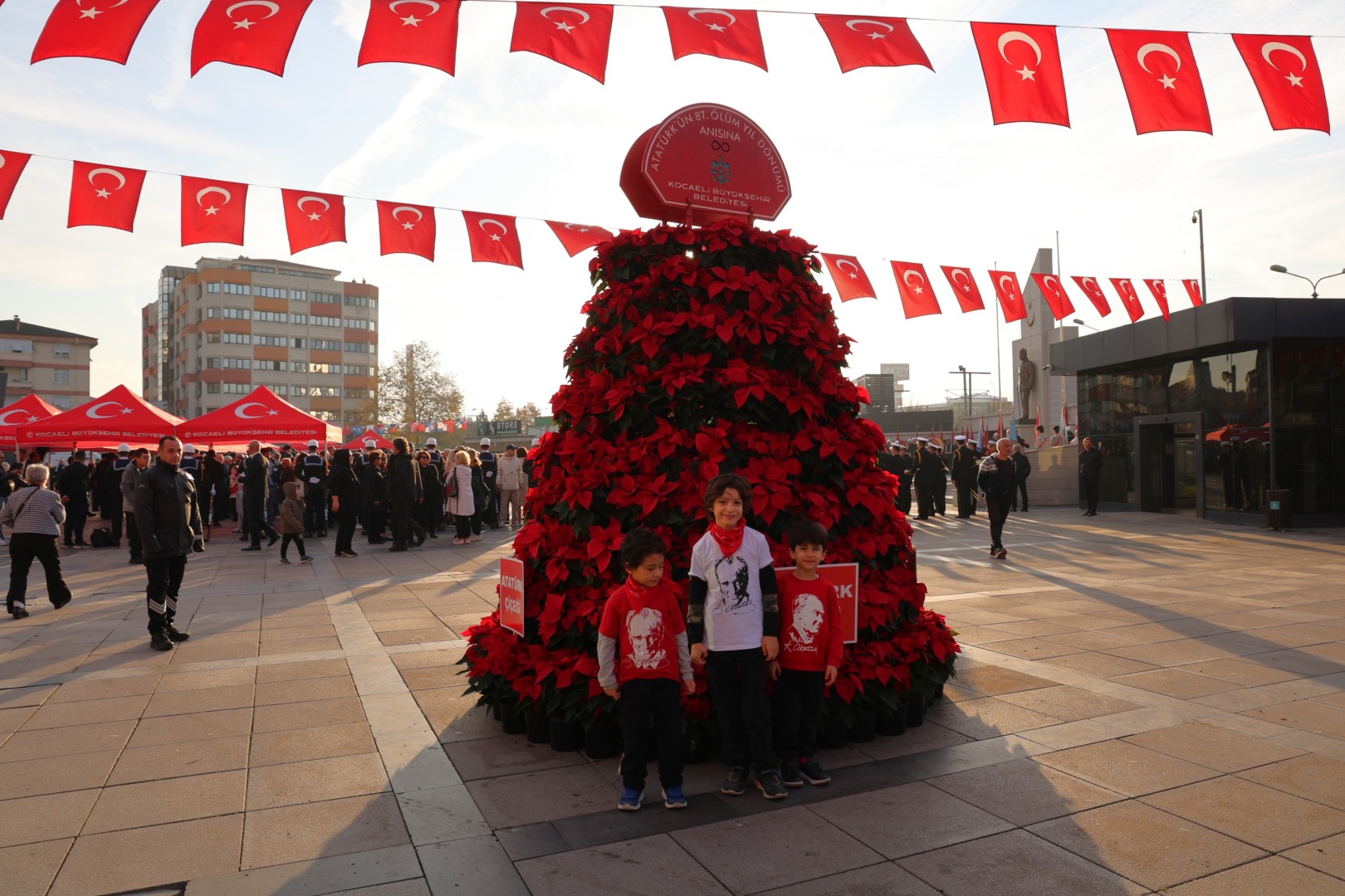 Büyükşehir'den 10 Kasım'a Özel 1087 Atatürk Çiçeği (1) (Large)