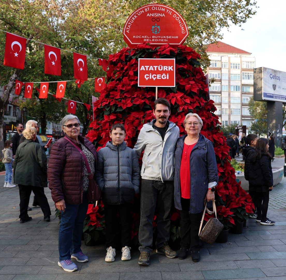 Büyükşehir'den 10 Kasım'a Özel 1087 Atatürk Çiçeği (11) (Large)