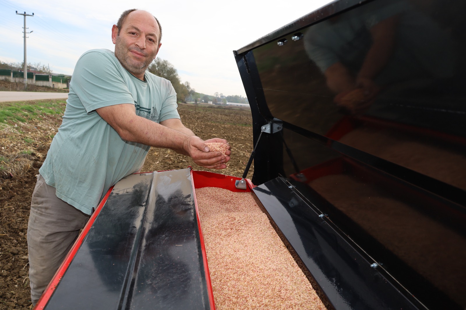 Büyükşehir'in Hibeli Tohumları Toprakla Buluştu (10)