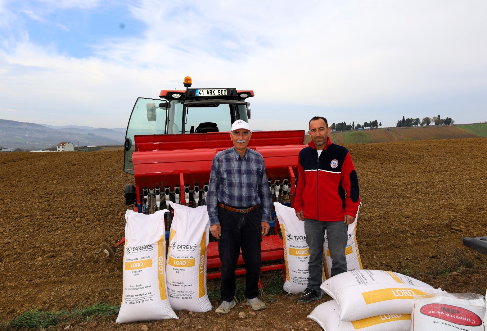 Büyükşehir'in Hibeli Tohumları Toprakla Buluştu (12)