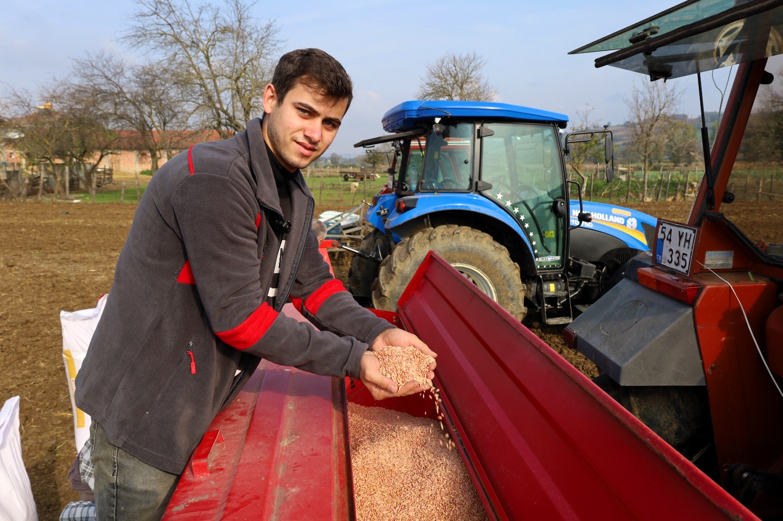 Büyükşehir'in Hibeli Tohumları Toprakla Buluştu (5)