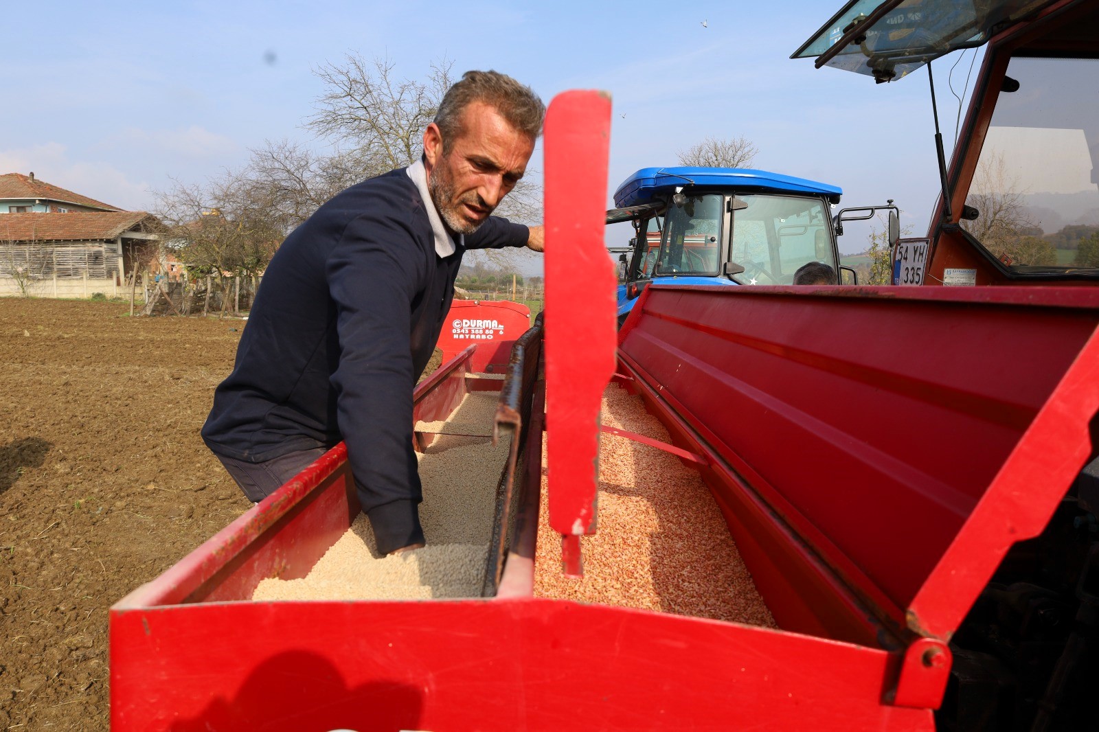 Büyükşehir'in Hibeli Tohumları Toprakla Buluştu (6)