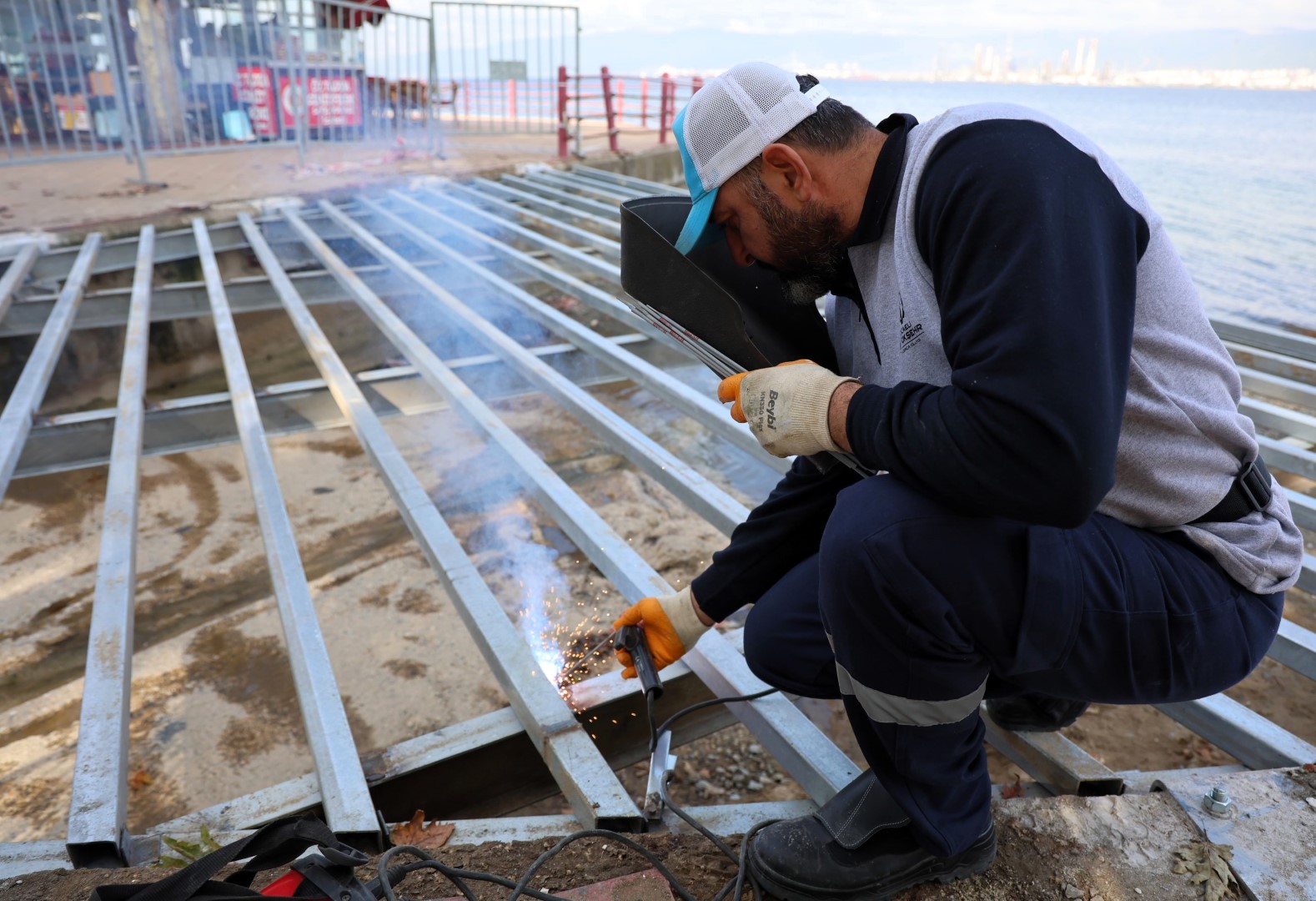 Değirmendere Sahiline Yeni Yaya Geçiş Köprüsü (1) (Büyük)