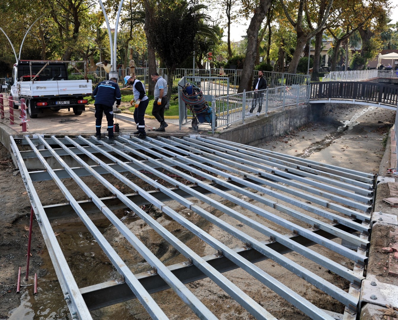 Değirmendere Sahiline Yeni Yaya Geçiş Köprüsü (2) (Büyük)