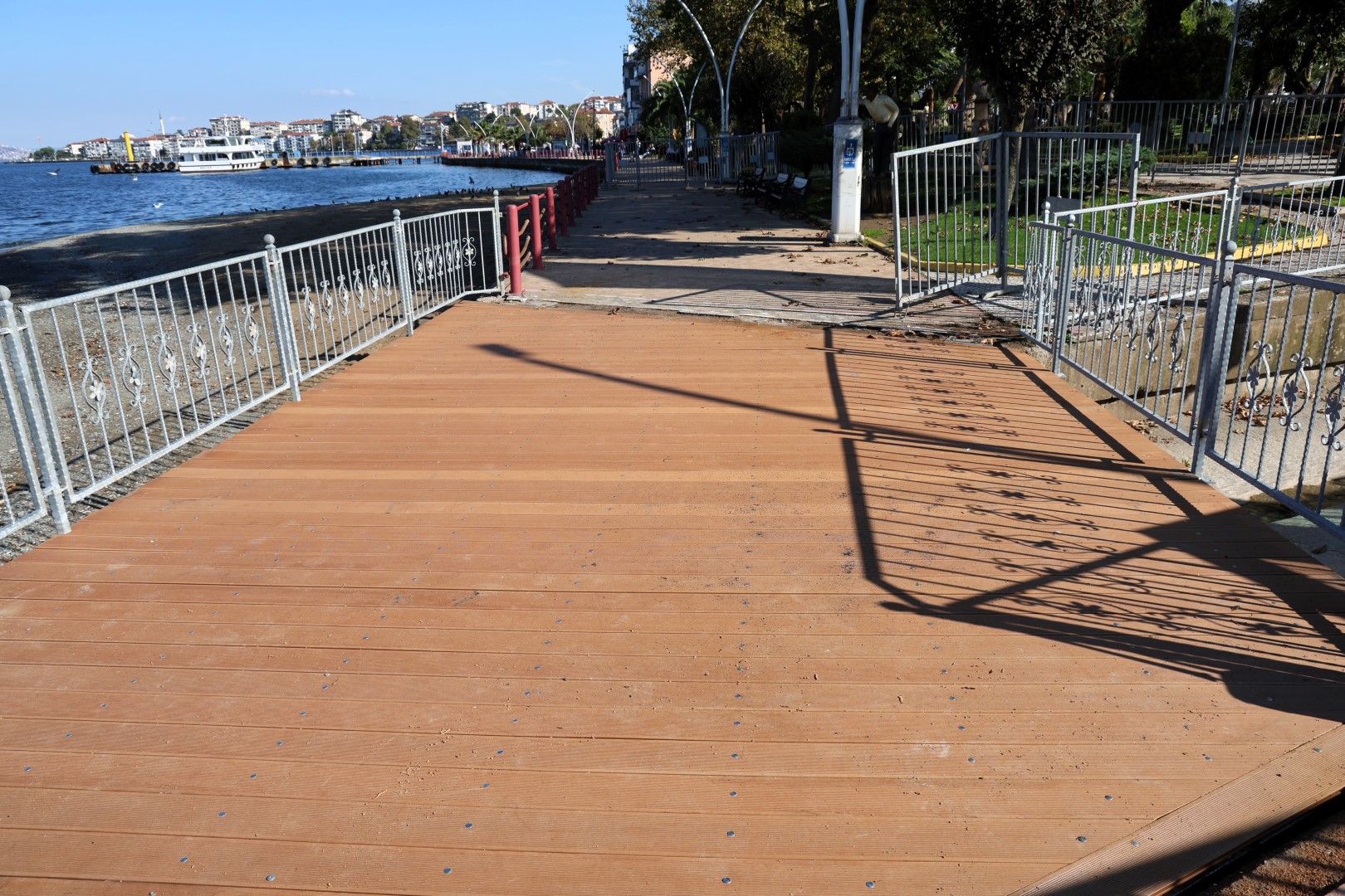 Değirmendere Sahiline Yeni Yaya Geçiş Köprüsü (6) (Büyük)