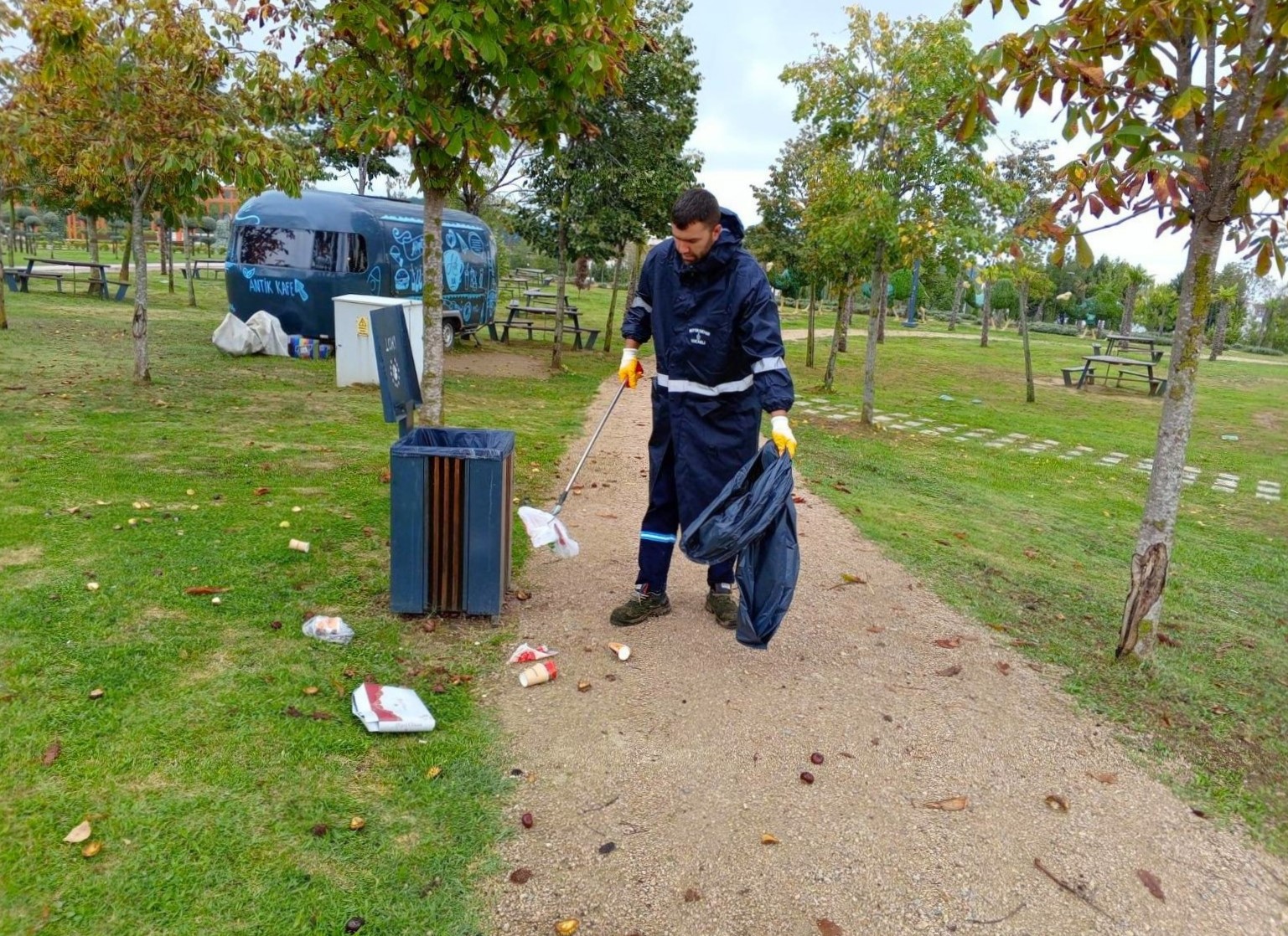 Dilovası Millet Bahçesi Dip Köşe Temizleniyor (3)