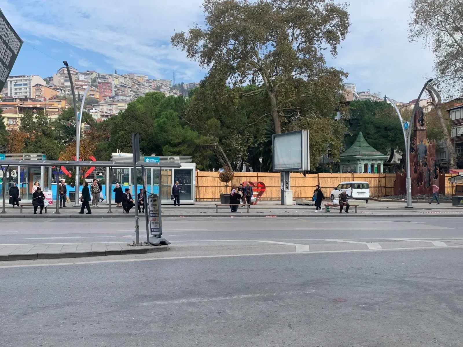 Duraklar Tasiniyor 2