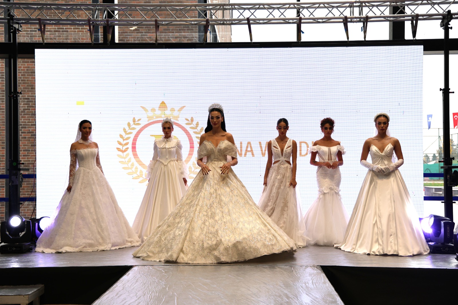 Evlilik Fuarı'nda Gelinlik Defilesi Büyüledi (13)