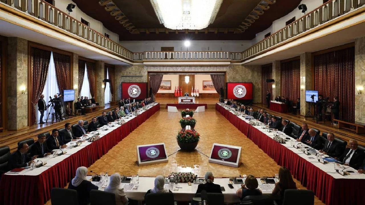 Komisyon Imrali Ziyareti Icin Toplandi Chp Gitmeme Karari Aldi Kapali Oturuma Katilmiyor E5Qw Cover