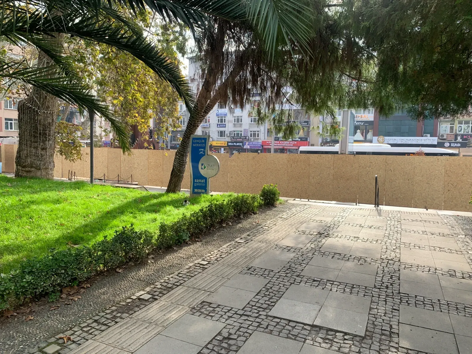 Levhalar Sinira Getirildi