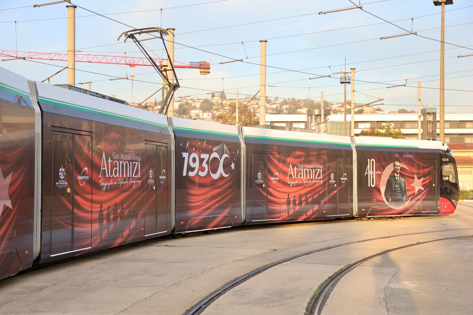 Otobüs Ve Tramvaylarda Ata'ya Saygı (1) 1