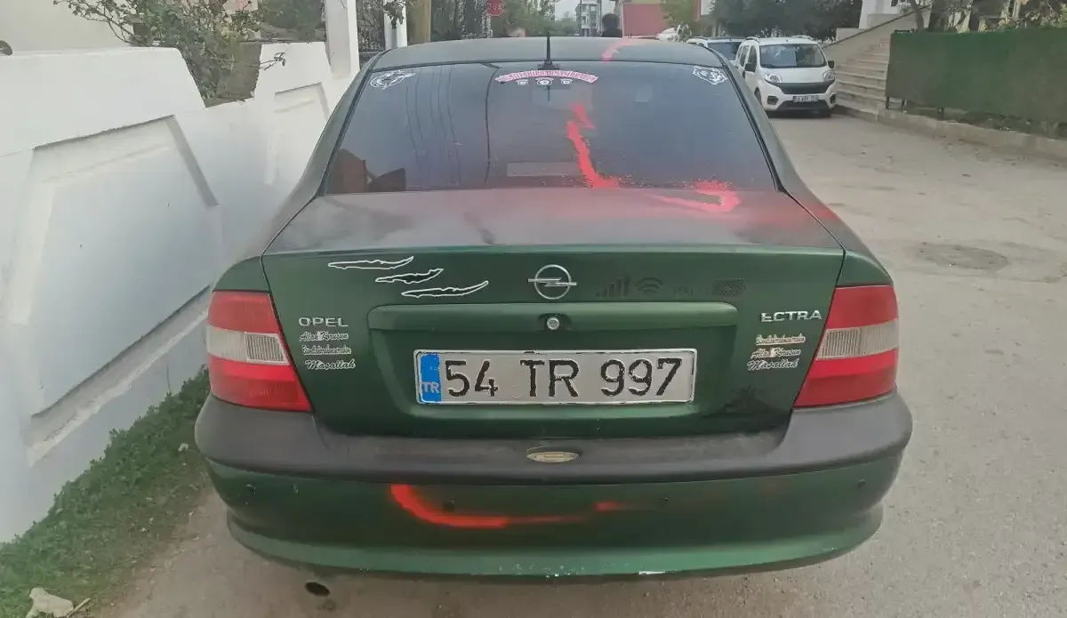 Park Halindeki Aracim Bilinmeyen Kisilerce Kirmiziya Boyandi Destek Alamadik 3 Kocaeligundem