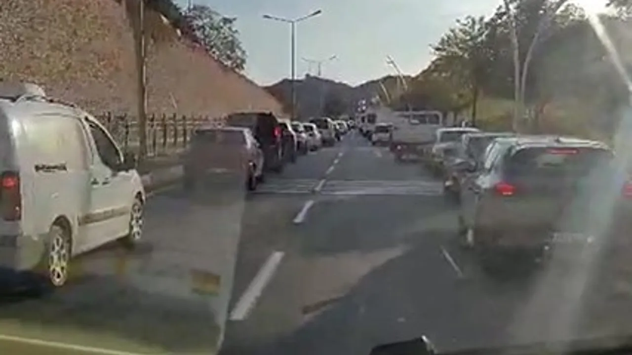 Tunceli De Fermuar Sistemiyle Ambulansa Duyarlilik Gosterildi 1200 990220