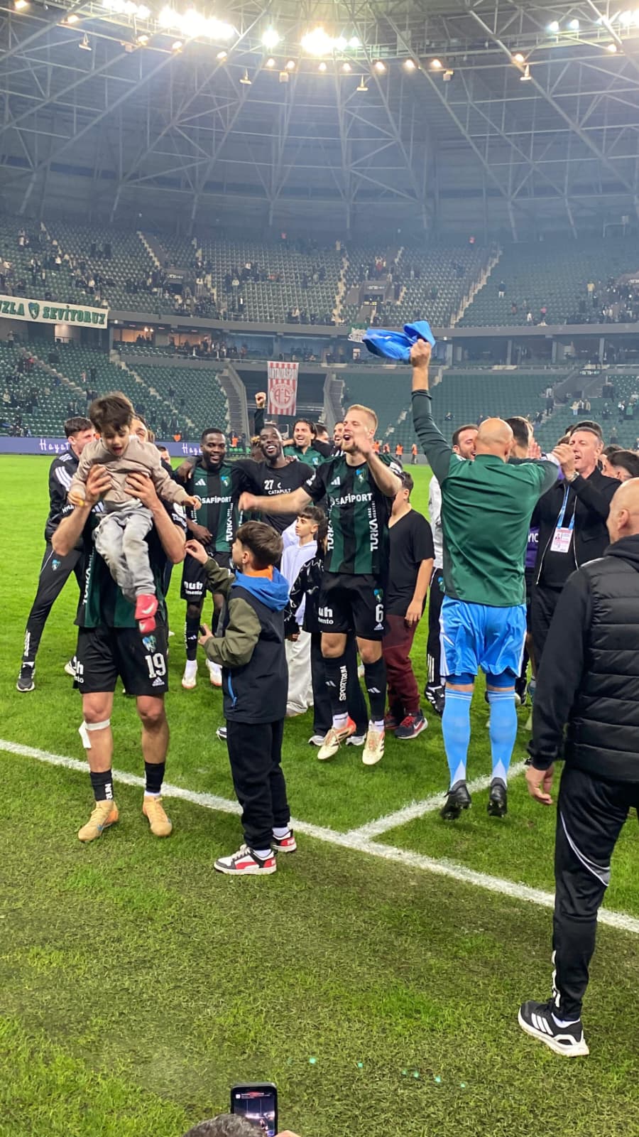 Whatsapp Image 2025 11 28 At 10.19.34 Pm (2)