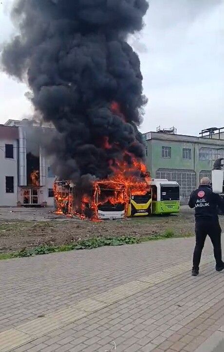 Yetkili Servise Birakilan Park Halindeki 1029165 305364