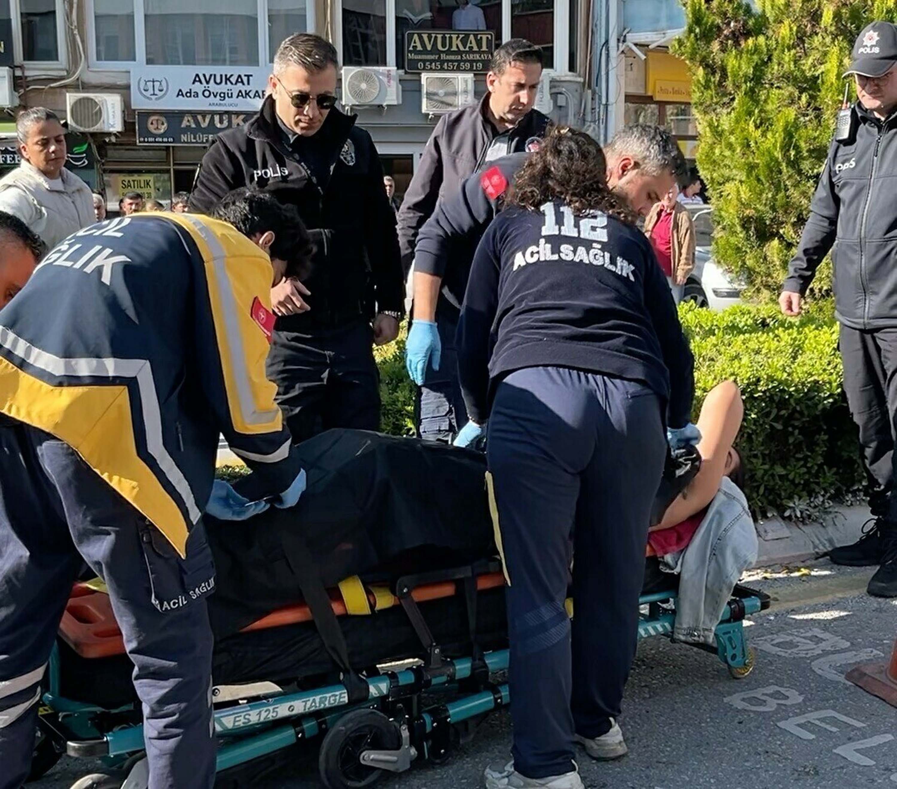 Adliye Onunde Bosanma Asamasindaki Esini 1053707 312644