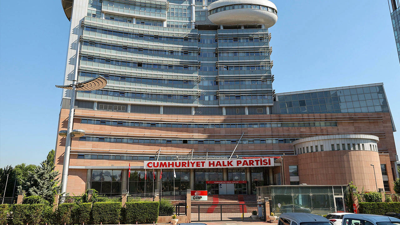 Akin Gurlek Chp Ye Suc Duyurusunda Bulunmaya Hazirlaniyor