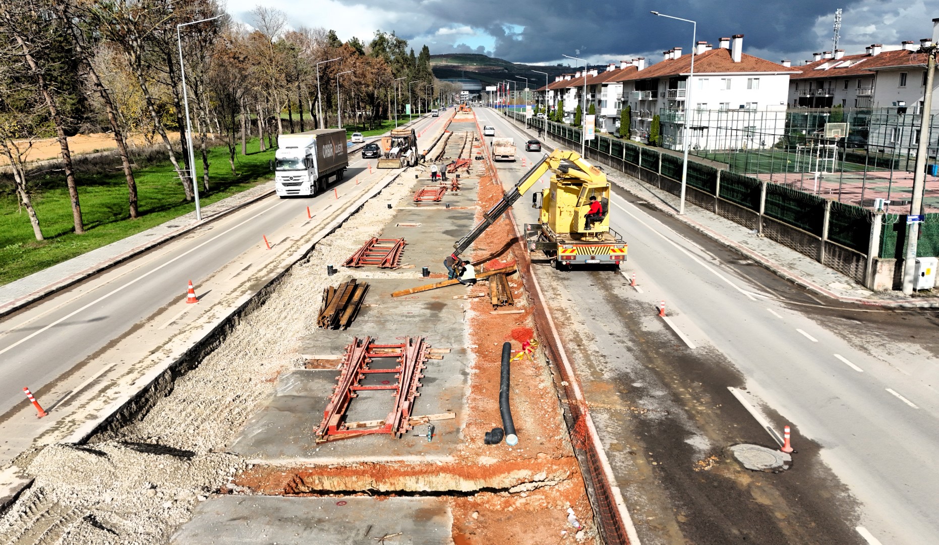 Büyükşehir, Kartepe Tramvayında Ilk Rayı Yerleştirdi (1) (Büyük)