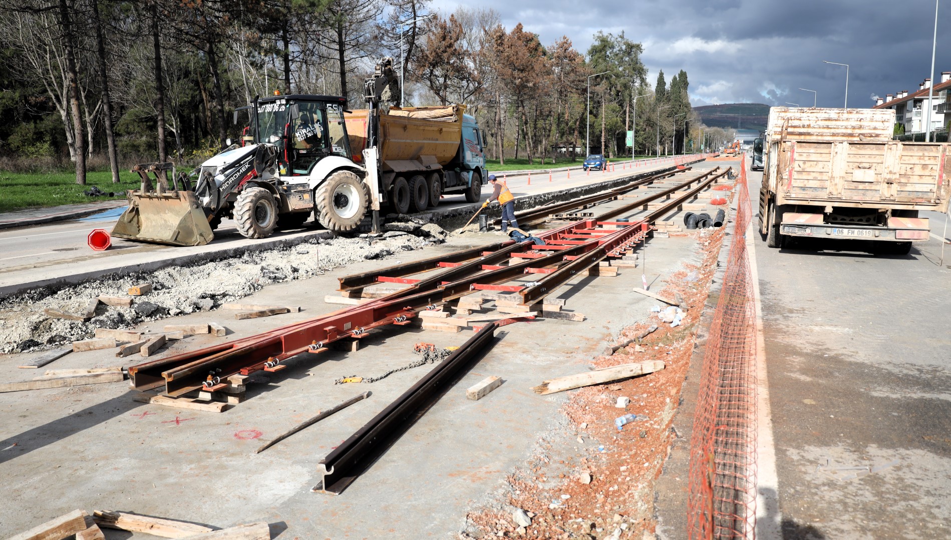 Büyükşehir, Kartepe Tramvayında Ilk Rayı Yerleştirdi (5) (Büyük)