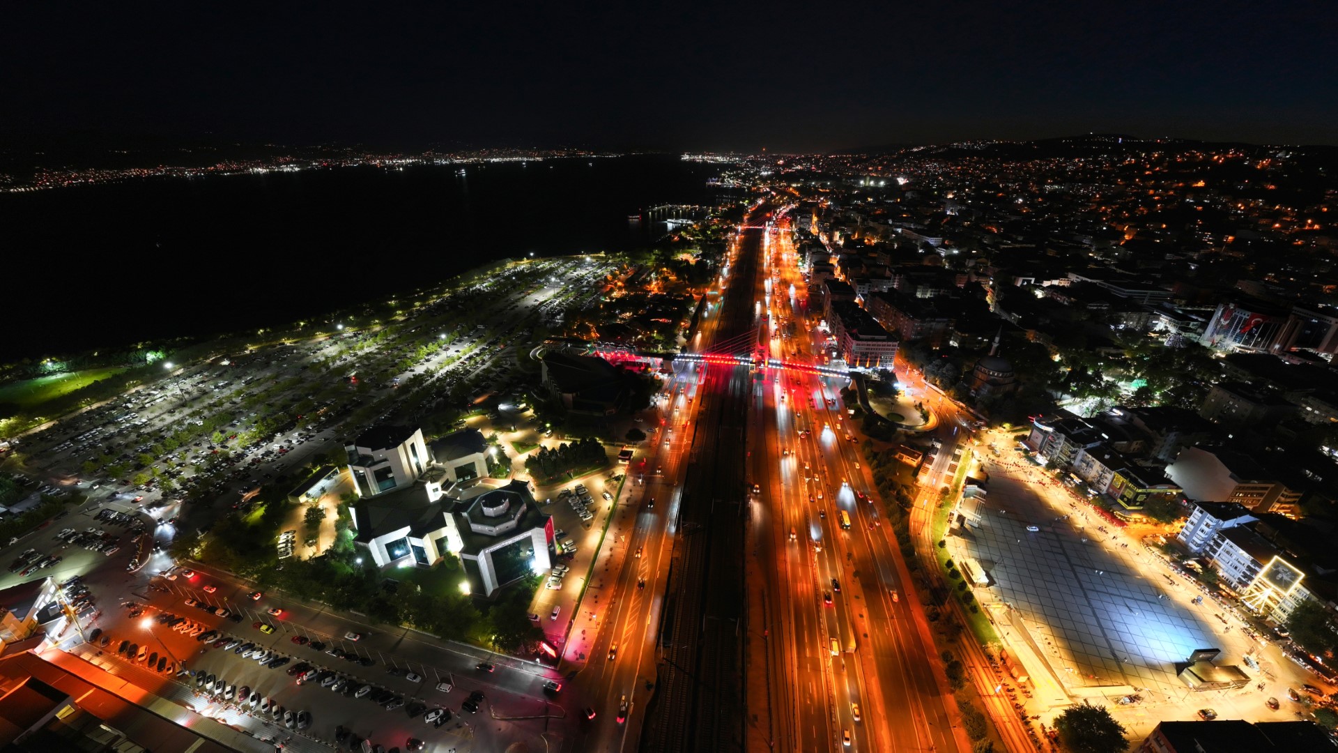 Büyükşehir'in Projeleri Işıltılı Bir Manzara Sunuyor (1) (Büyük)