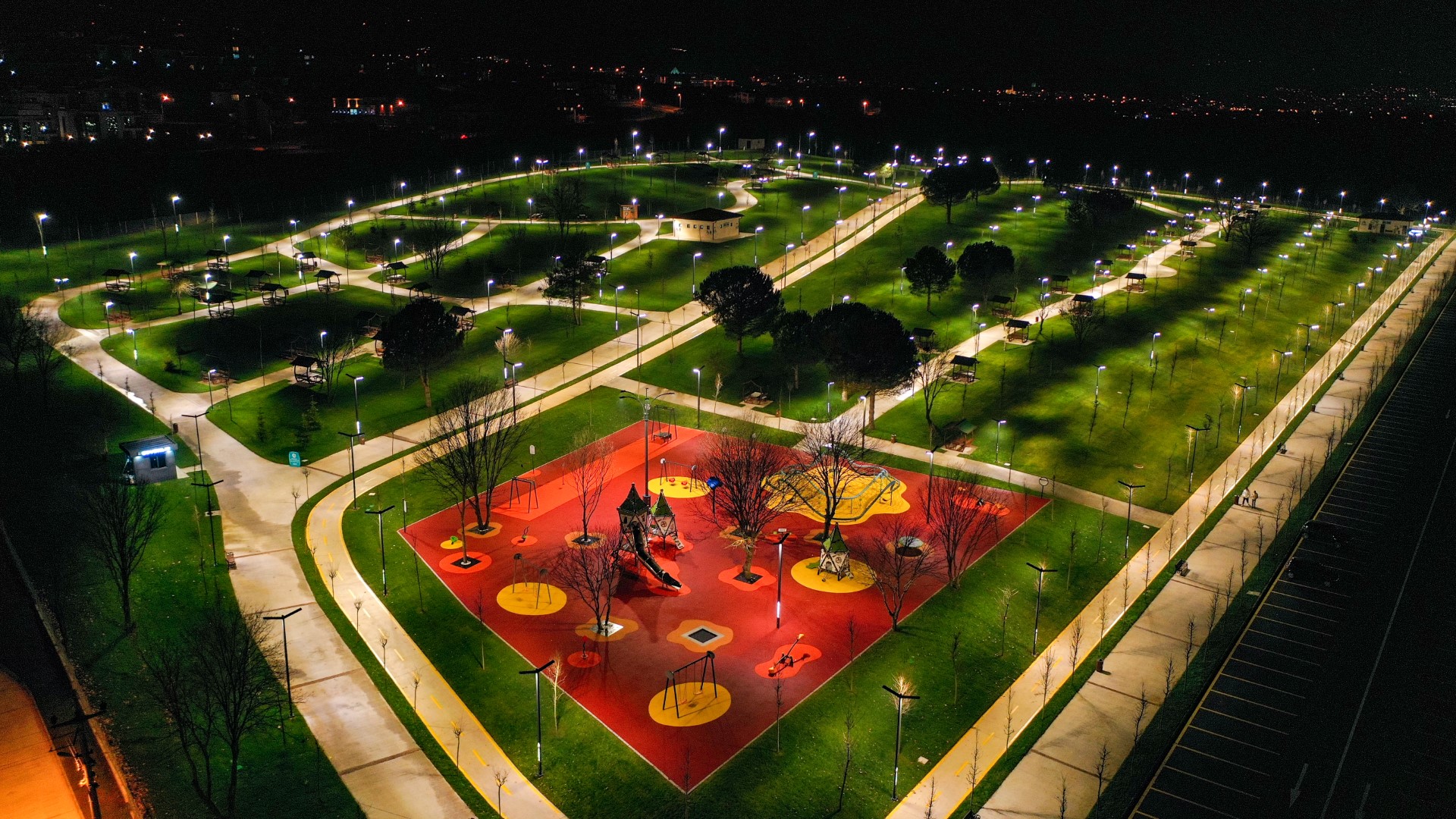 Büyükşehir'in Projeleri Işıltılı Bir Manzara Sunuyor (5) (Büyük)