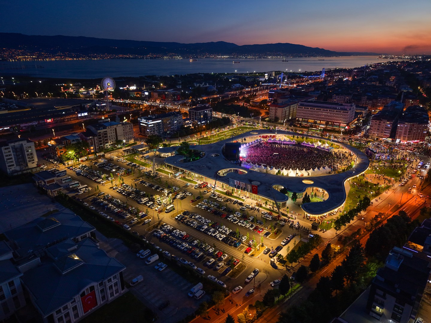 Büyükşehir'in Projeleri Işıltılı Bir Manzara Sunuyor (9) (Büyük)