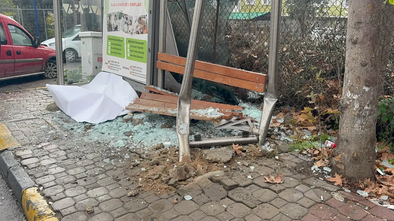 Daricada Facia Teget Gecti Arac Duraga Daldi-1