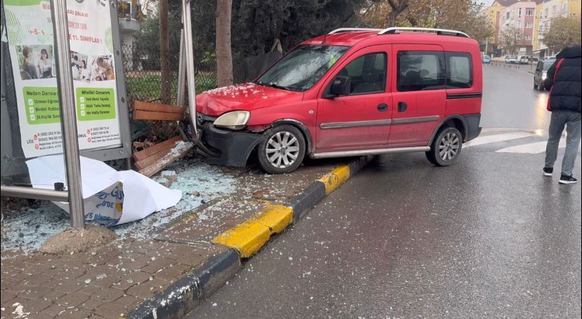 Daricada Facia Teget Gecti Arac Duraga Daldi