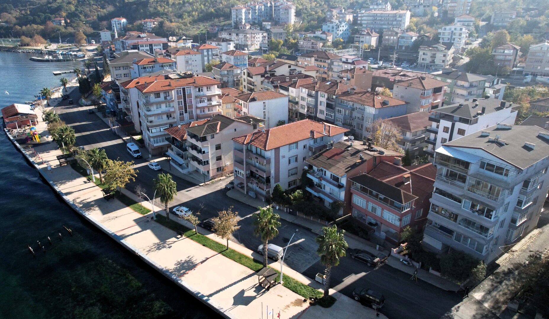 Gölcük Halıdere Sahilinde Üstyapı Yenileniyor (2)