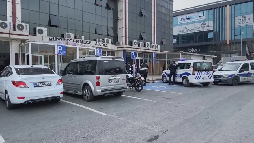 I S T A N B U L B U Y U K C E K M E C E A D L I Y E S I’ N D E K I H 1047181 310741 330627