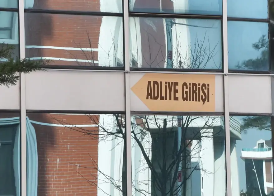 I S T A N B U L B U Y U K C E K M E C E A D L I Y E S I’ N D E K I H 1047215 310741 381344