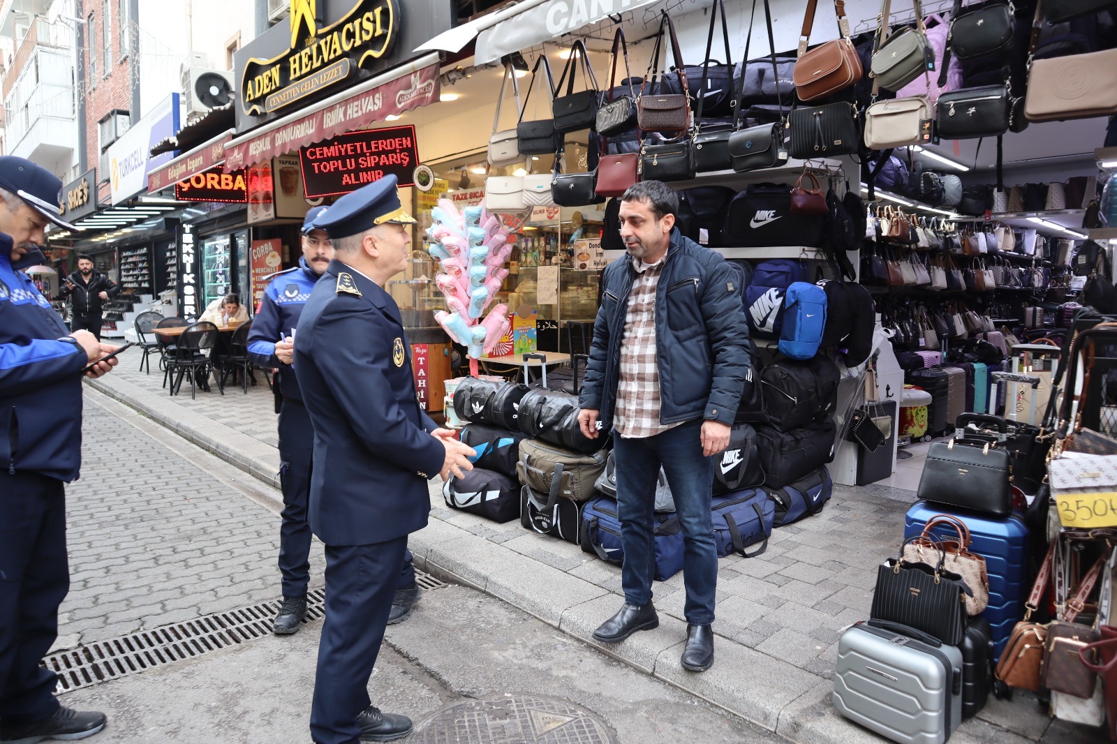 İzmit’te Kamu Alanı Işgallerine Sıkı Denetim (1)