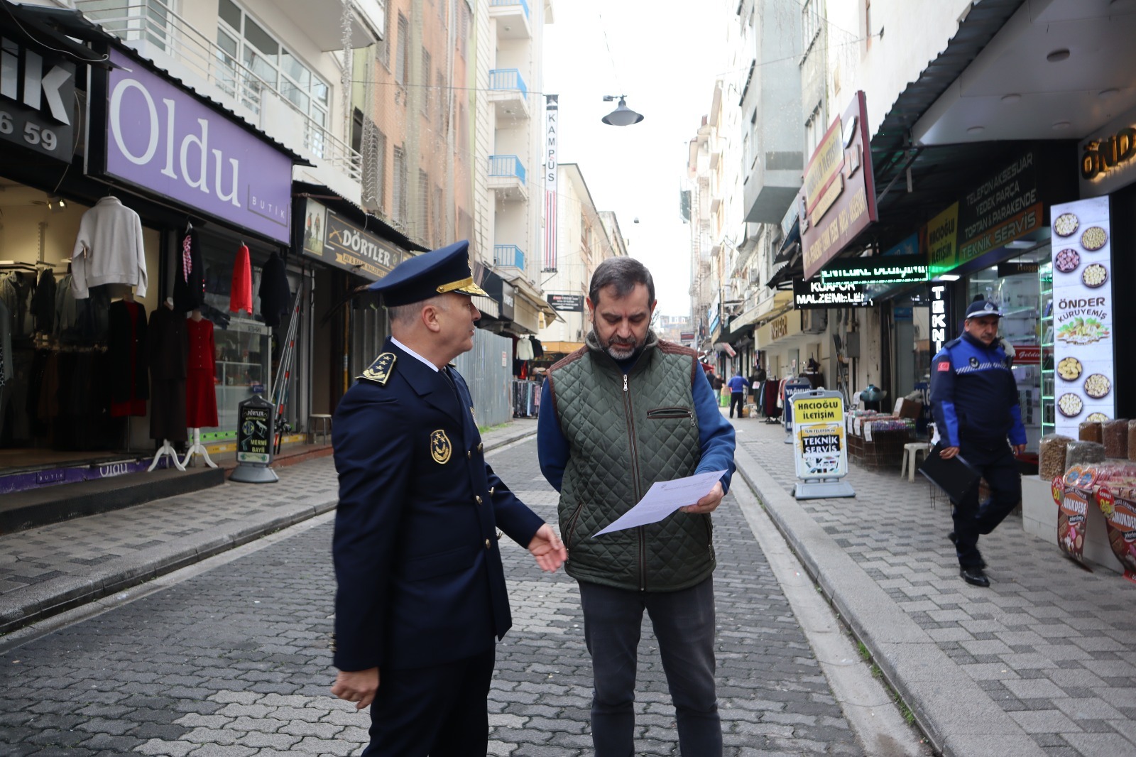 İzmit’te Kamu Alanı Işgallerine Sıkı Denetim (2)