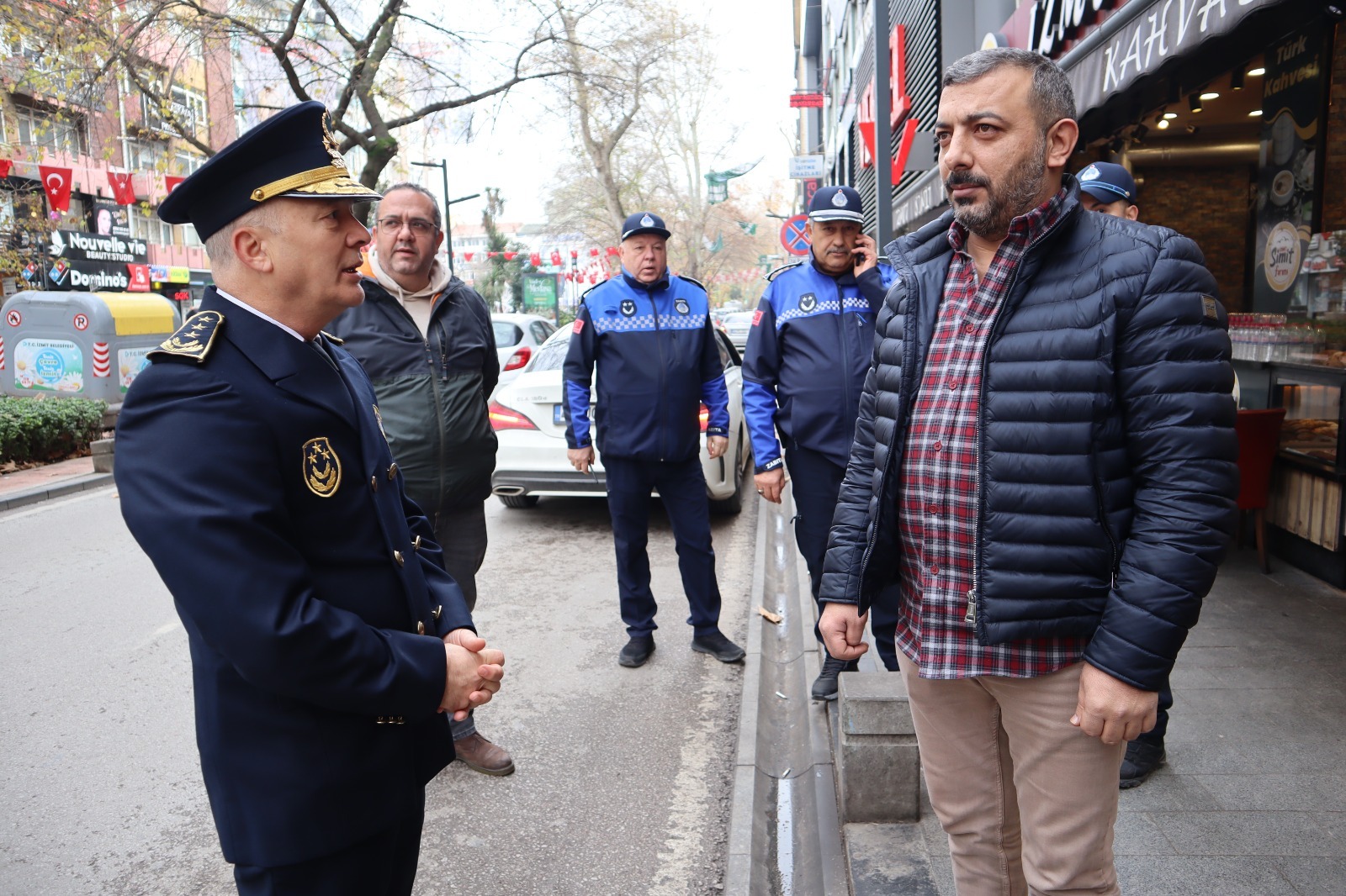 İzmit’te Kamu Alanı Işgallerine Sıkı Denetim (6)