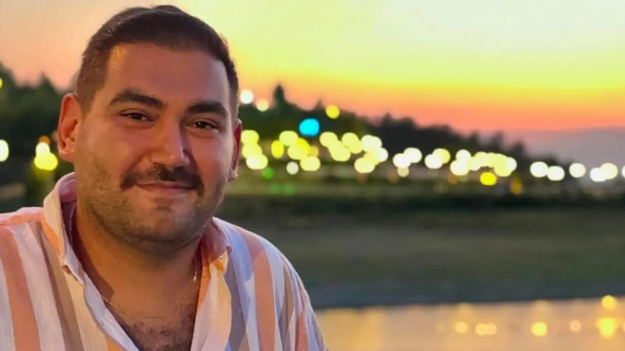 Kacak Sigarayi Polise Bildiren Kargo Sube Muduru Olduruldu Aw89